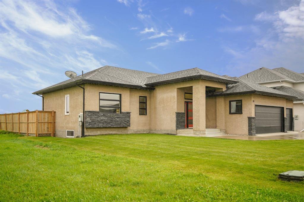 24 Orchard Hill Drive, Mitchell, Manitoba  R5G 2K7 - Photo 1 - 202522262