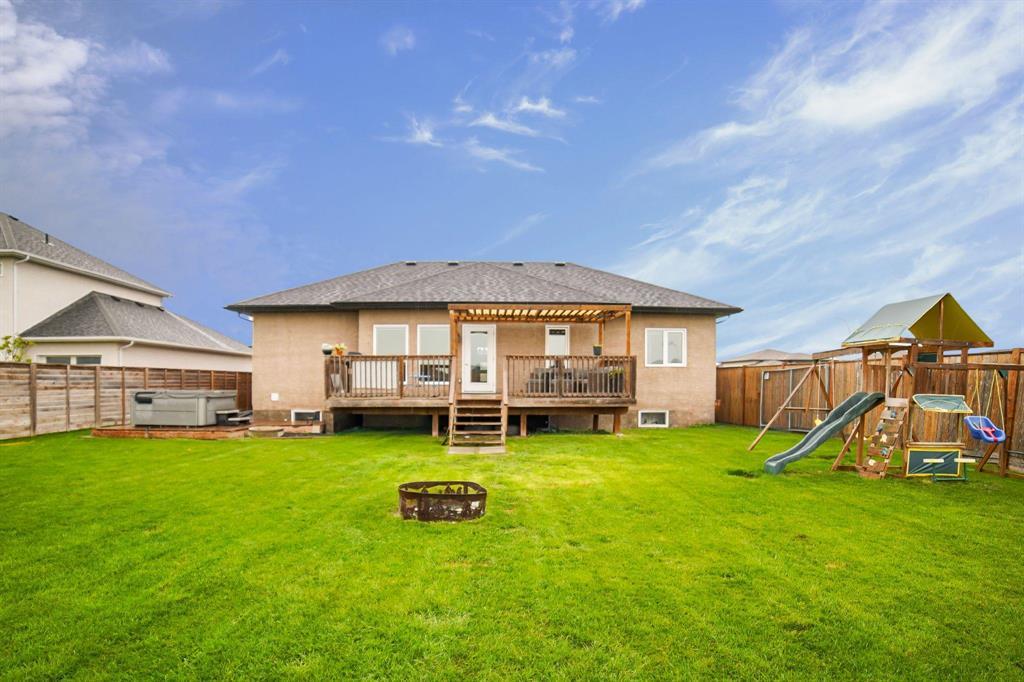 24 Orchard Hill Drive, Mitchell, Manitoba  R5G 2K7 - Photo 2 - 202522262