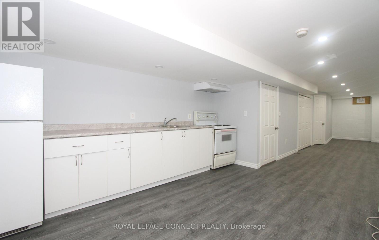 1229a Woodbine (Lower) Avenue, Toronto, Ontario  M4C 4E1 - Photo 3 - E12385435