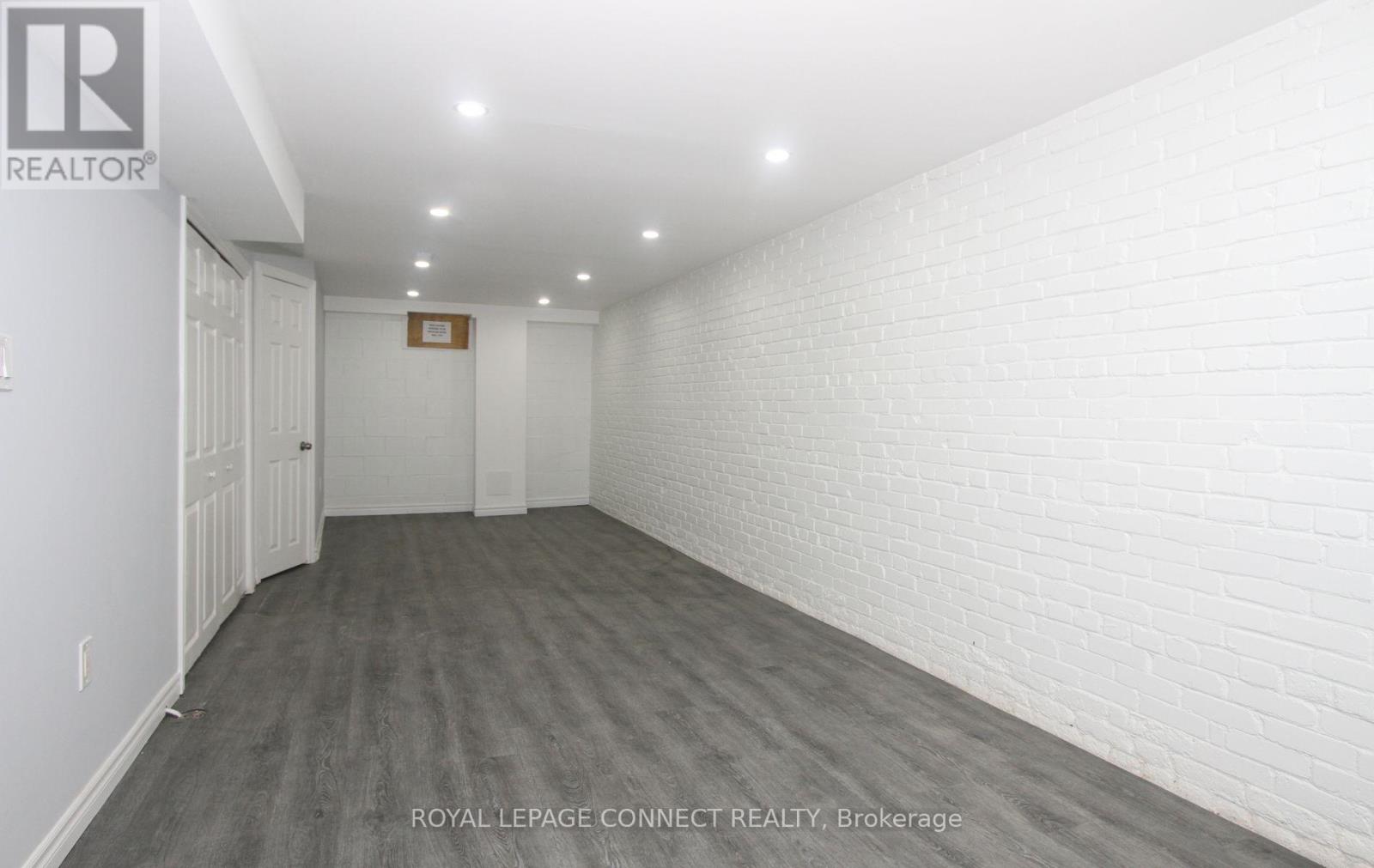 1229a Woodbine (Lower) Avenue, Toronto, Ontario  M4C 4E1 - Photo 4 - E12385435