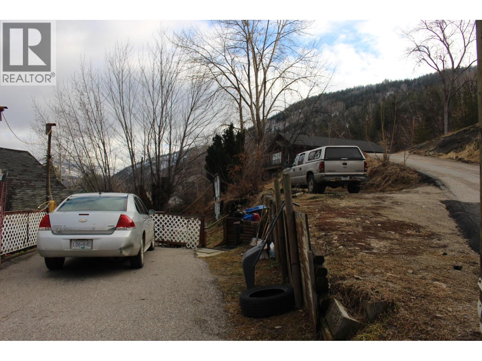 1456 Ash Street, Trail, British Columbia  V1R 3Y7 - Photo 37 - 10338222