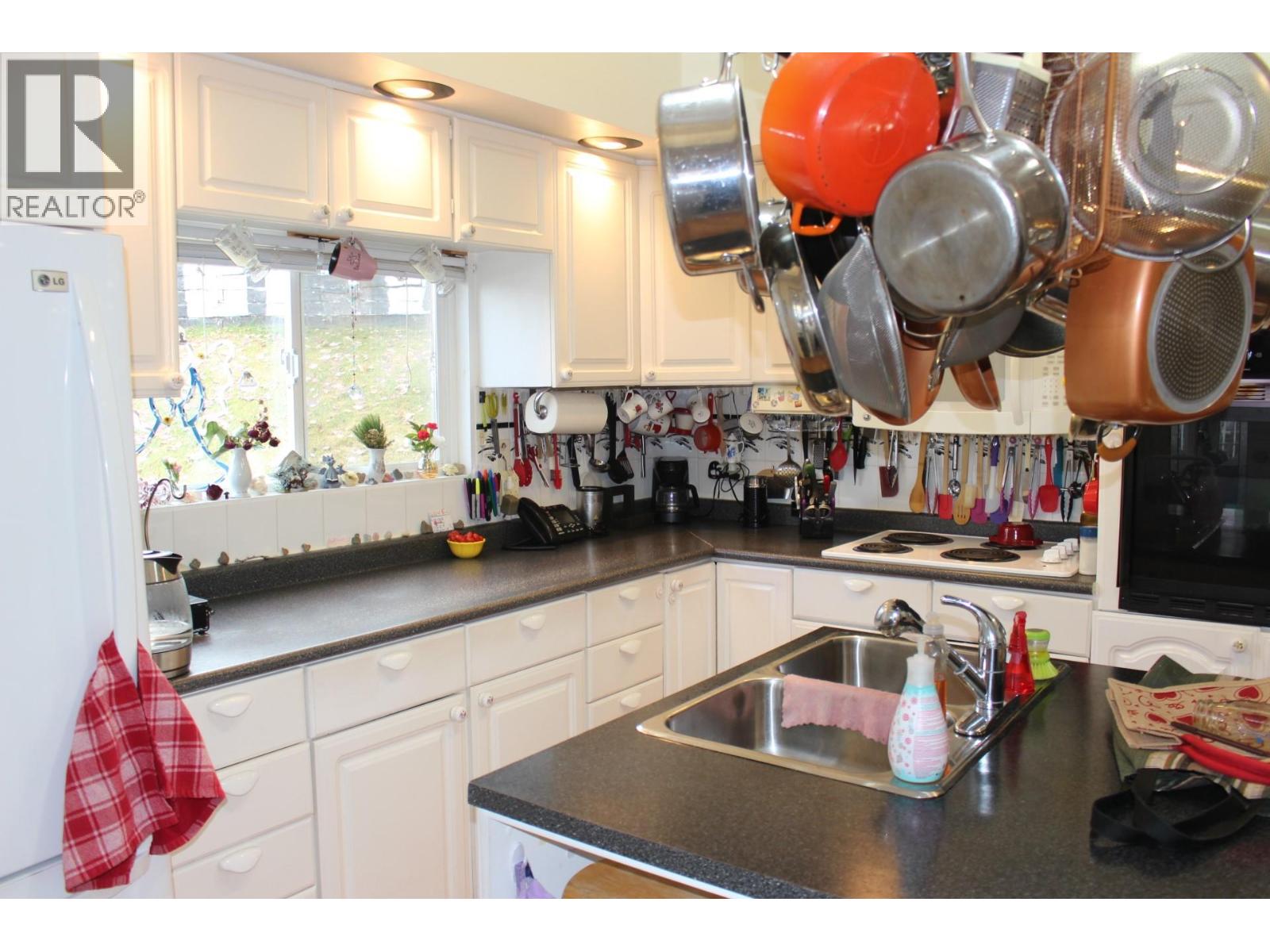 1456 Ash Street, Trail, British Columbia  V1R 3Y7 - Photo 6 - 10338222