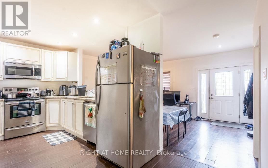 180 Blake Street, Barrie, Ontario  L4M 1K3 - Photo 11 - S12385417