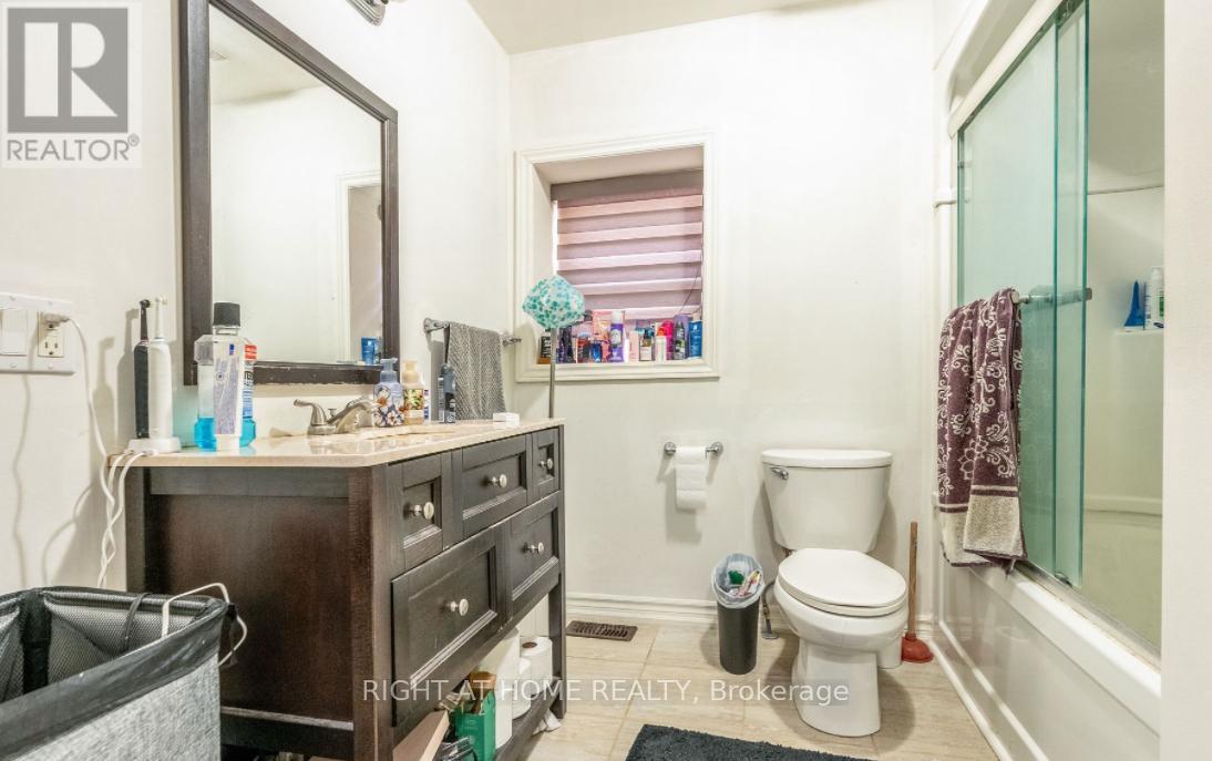 180 Blake Street, Barrie, Ontario  L4M 1K3 - Photo 13 - S12385417