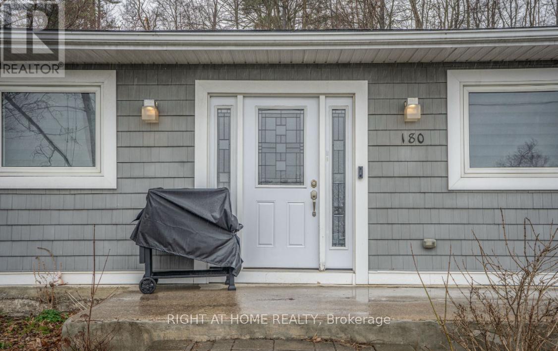 180 Blake Street, Barrie, Ontario  L4M 1K3 - Photo 2 - S12385417