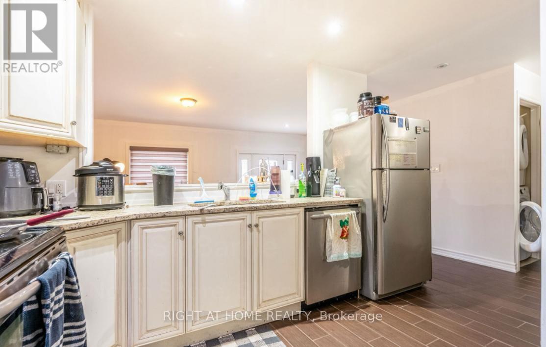 180 Blake Street, Barrie, Ontario  L4M 1K3 - Photo 8 - S12385417