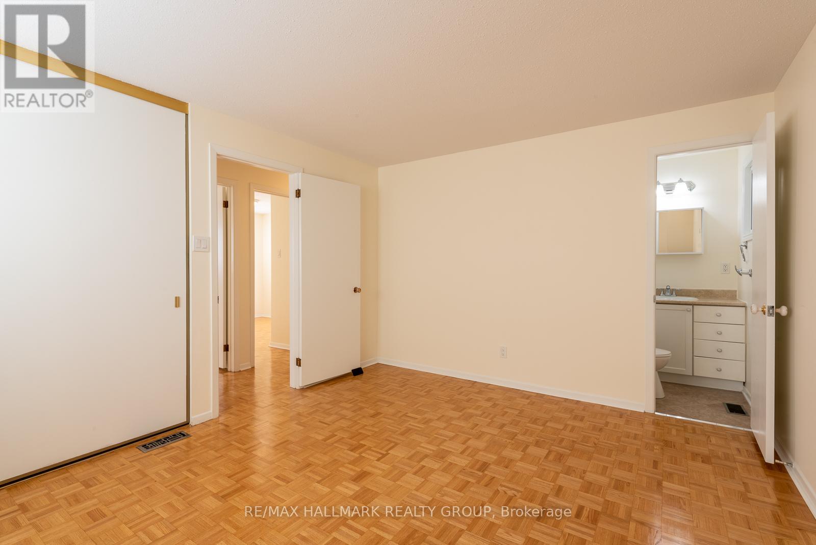 2429 Ogilvie Road, Ottawa, Ontario  K1J 7N3 - Photo 13 - X12385487