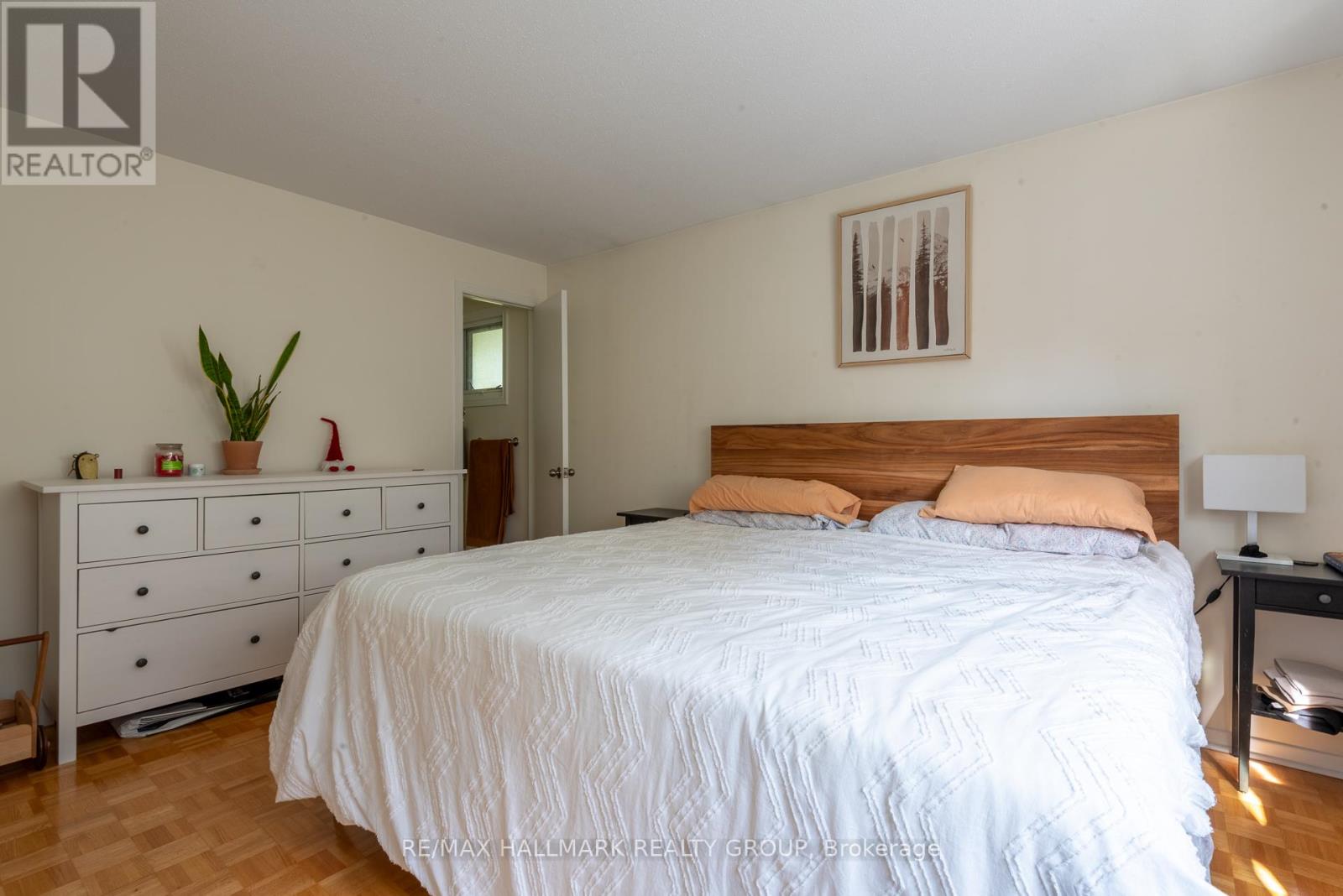 2429 Ogilvie Road, Ottawa, Ontario  K1J 7N3 - Photo 14 - X12385487