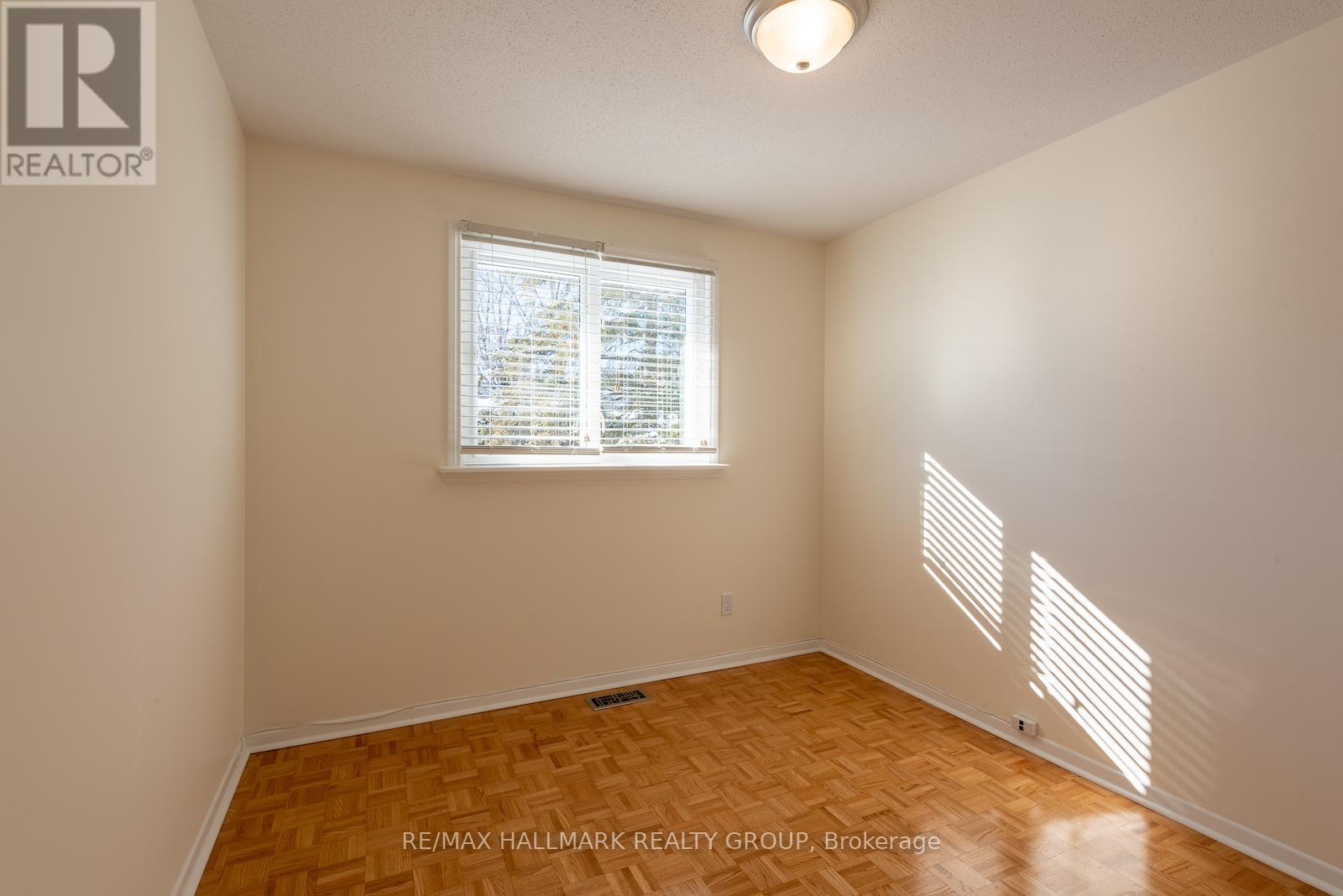 2429 Ogilvie Road, Ottawa, Ontario  K1J 7N3 - Photo 16 - X12385487