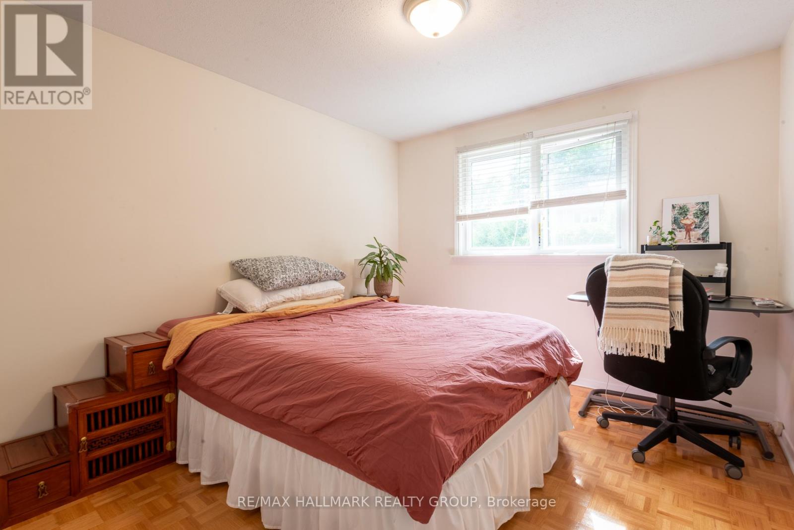 2429 Ogilvie Road, Ottawa, Ontario  K1J 7N3 - Photo 19 - X12385487