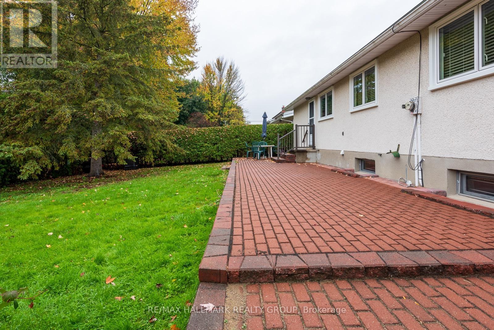 2429 Ogilvie Road, Ottawa, Ontario  K1J 7N3 - Photo 2 - X12385487