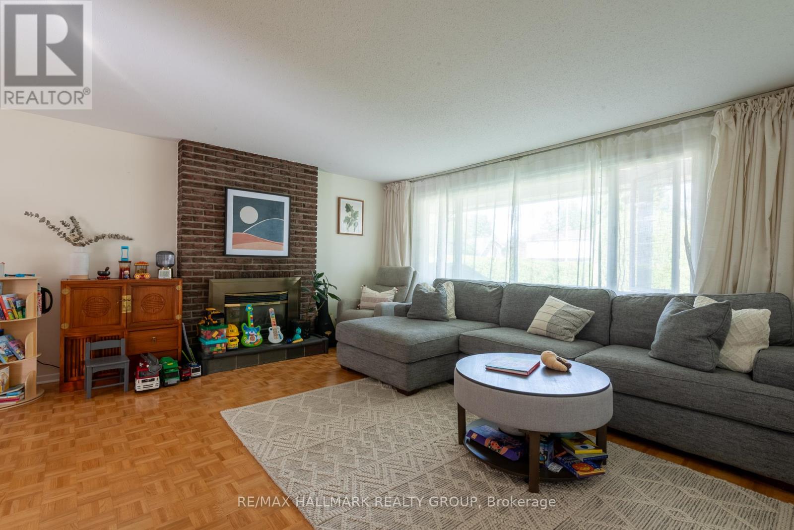 2429 Ogilvie Road, Ottawa, Ontario  K1J 7N3 - Photo 6 - X12385487