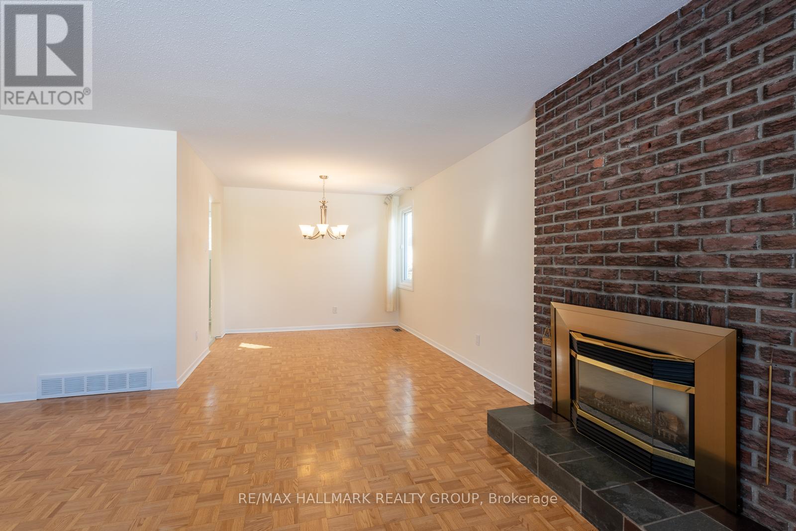 2429 Ogilvie Road, Ottawa, Ontario  K1J 7N3 - Photo 7 - X12385487