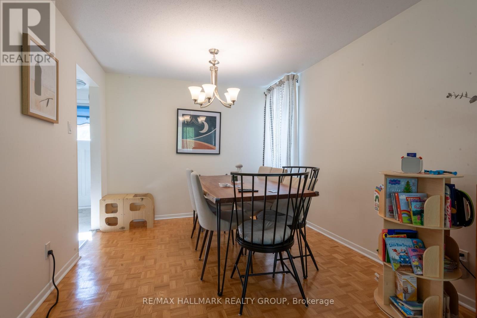 2429 Ogilvie Road, Ottawa, Ontario  K1J 7N3 - Photo 8 - X12385487