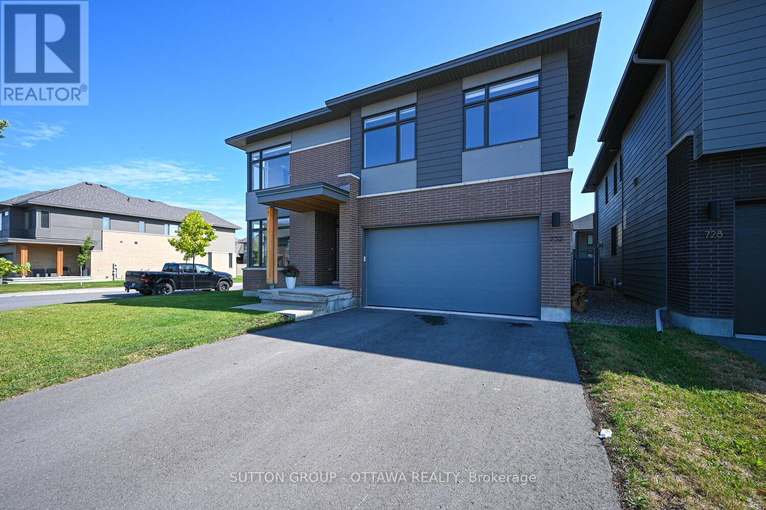 Property at 732 WOOLER PLACE image 2