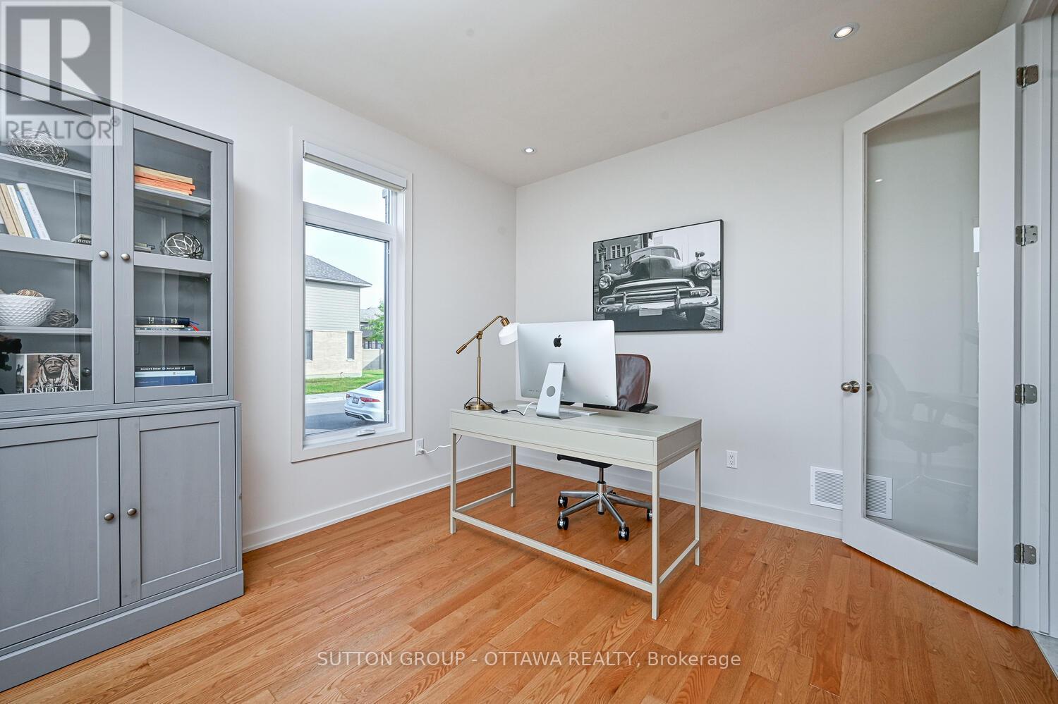 Property at 732 WOOLER PLACE image 5