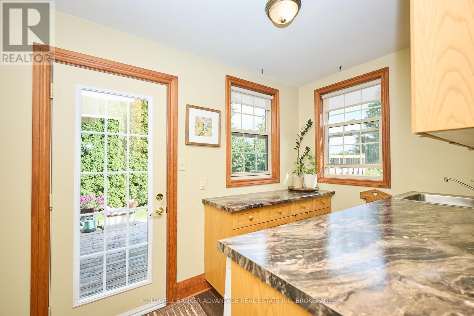 4698 Sandy Cove Drive, Lincoln, Ontario  L0R 1B1 - Photo 24 - X12385459