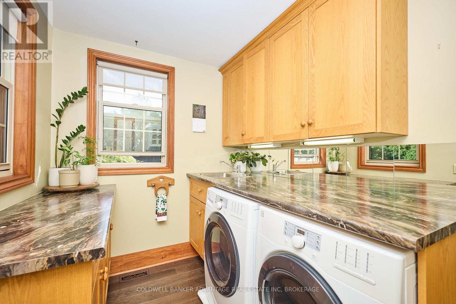 4698 Sandy Cove Drive, Lincoln, Ontario  L0R 1B1 - Photo 25 - X12385459