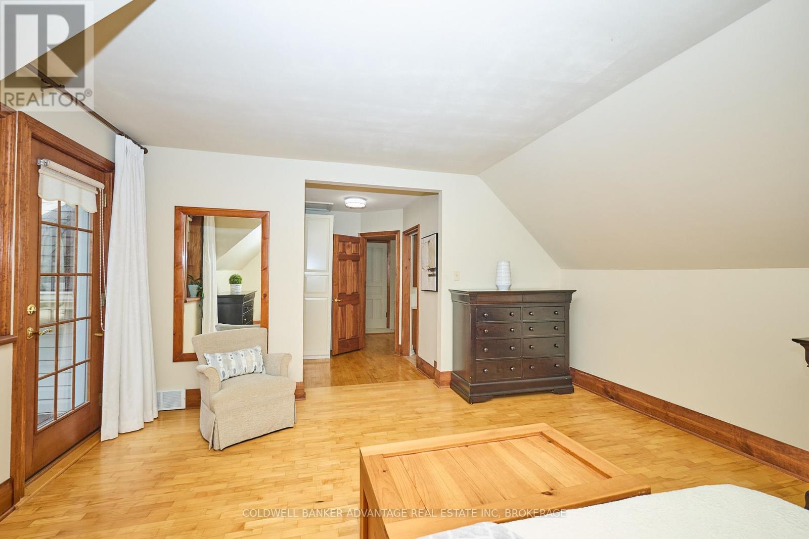 4698 Sandy Cove Drive, Lincoln, Ontario  L0R 1B1 - Photo 33 - X12385459