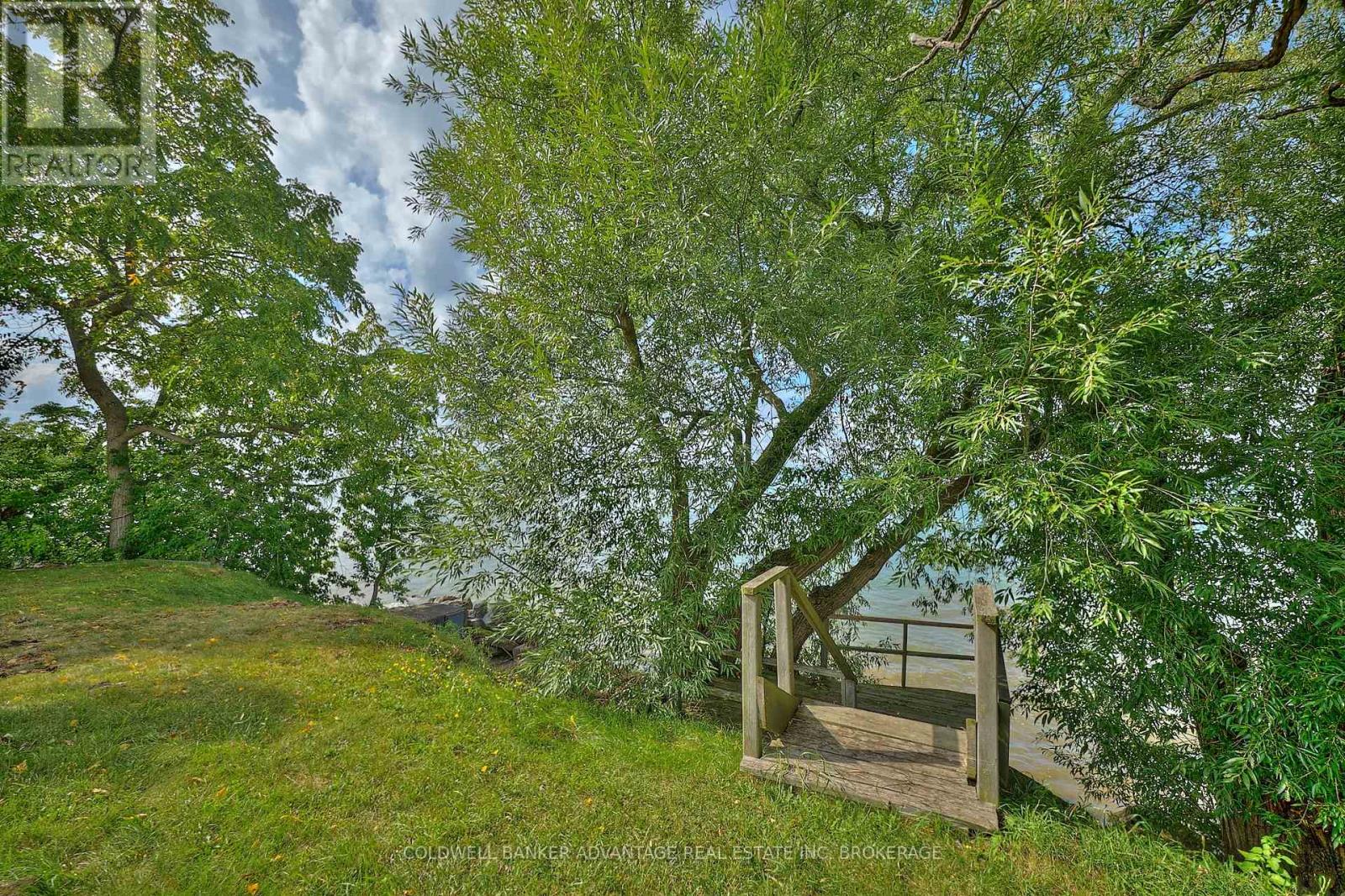 4698 Sandy Cove Drive, Lincoln, Ontario  L0R 1B1 - Photo 6 - X12385459