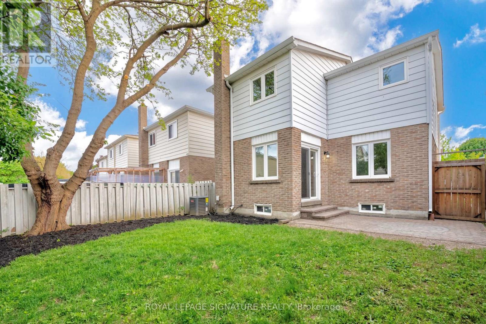 36 Denlow Drive, Brampton (Fletcher's West), Ontario  L6Y 2L4 - Photo 26 - W12385440