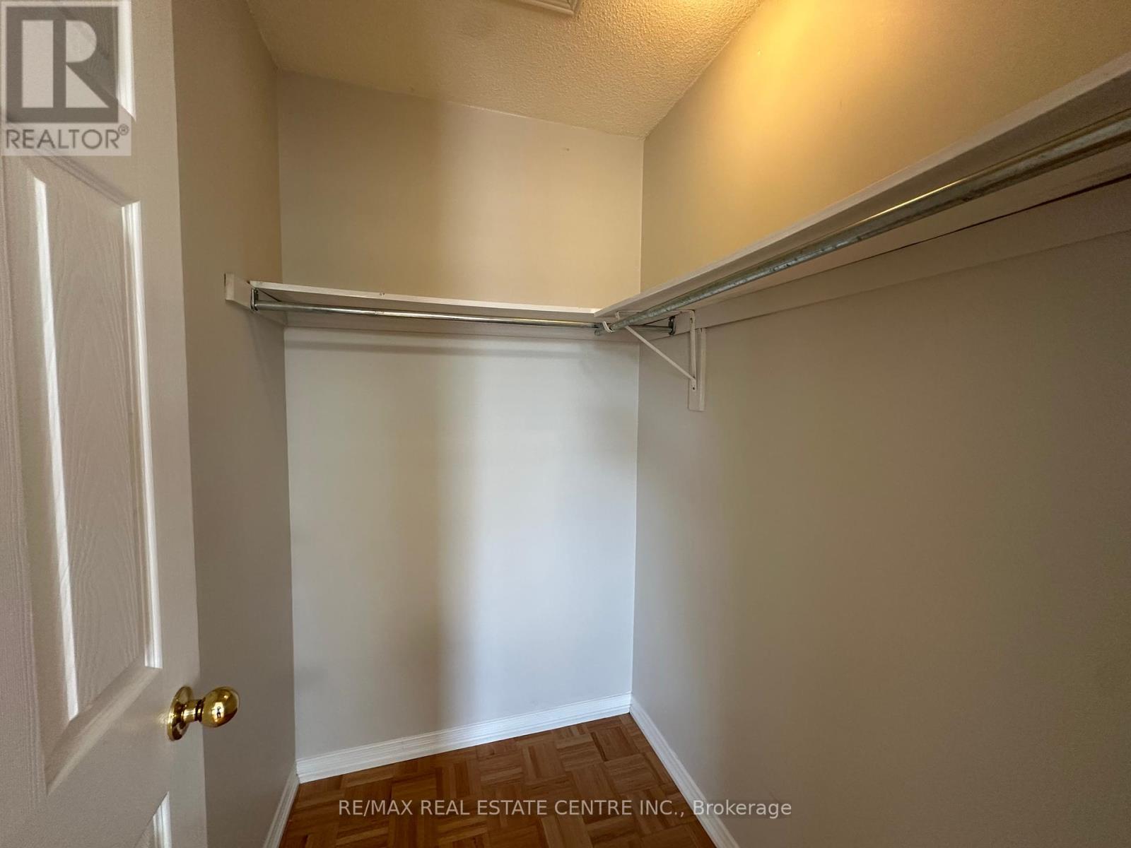 7193 Magistrate Terrace, Mississauga, Ontario  L5W 1T6 - Photo 14 - W12385445