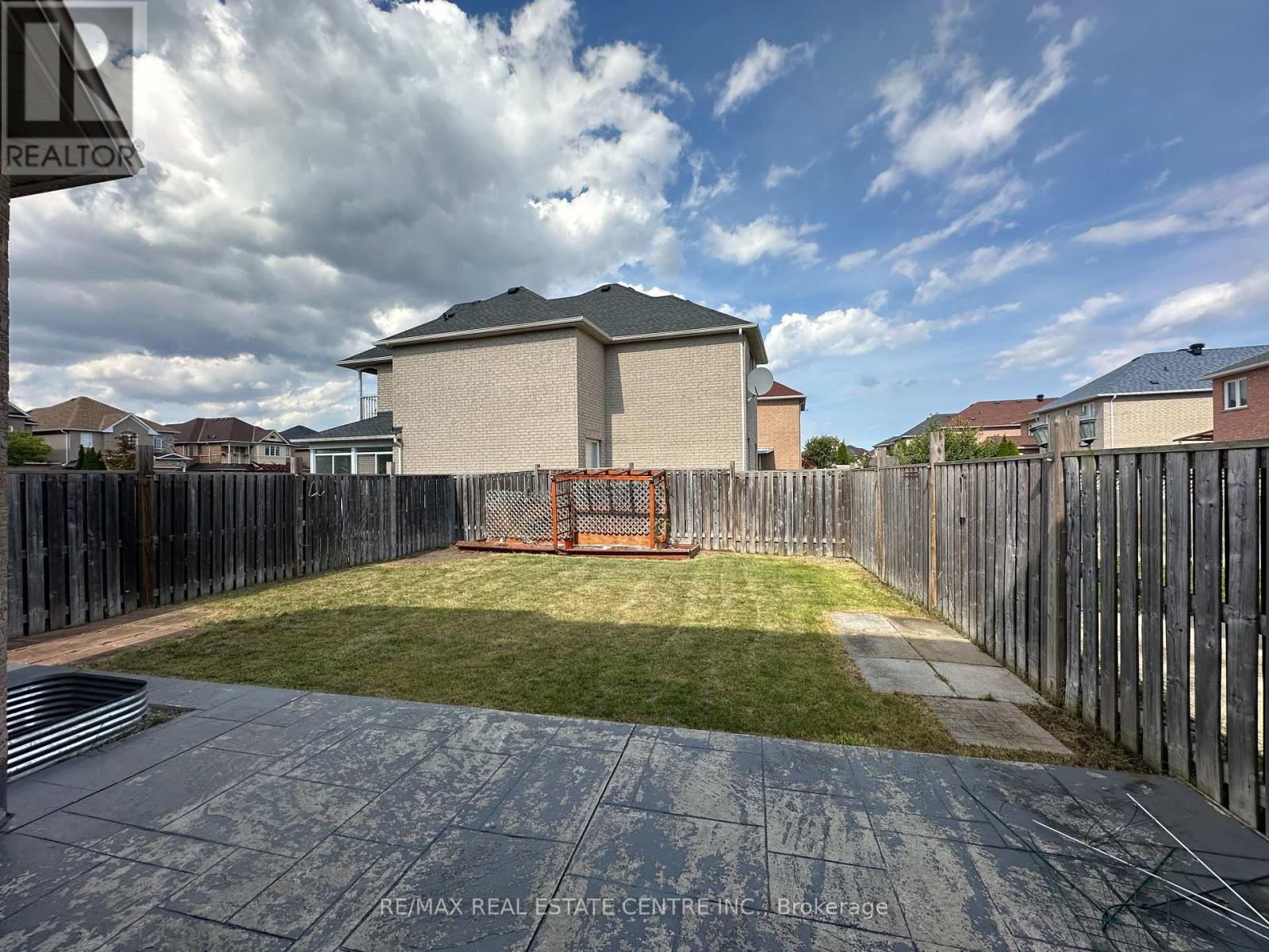 7193 Magistrate Terrace, Mississauga, Ontario  L5W 1T6 - Photo 17 - W12385445