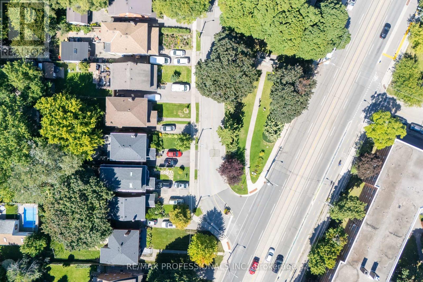 24 Queens Avenue, Toronto (Mimico), Ontario  M8V 2N1 - Photo 39 - W12385446