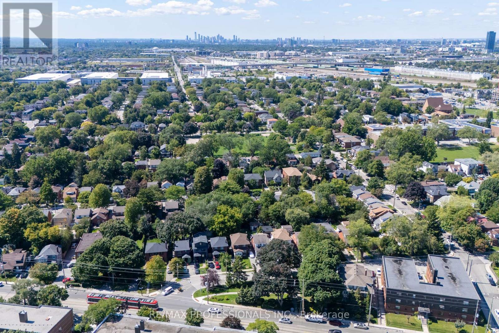 24 Queens Avenue, Toronto (Mimico), Ontario  M8V 2N1 - Photo 40 - W12385446