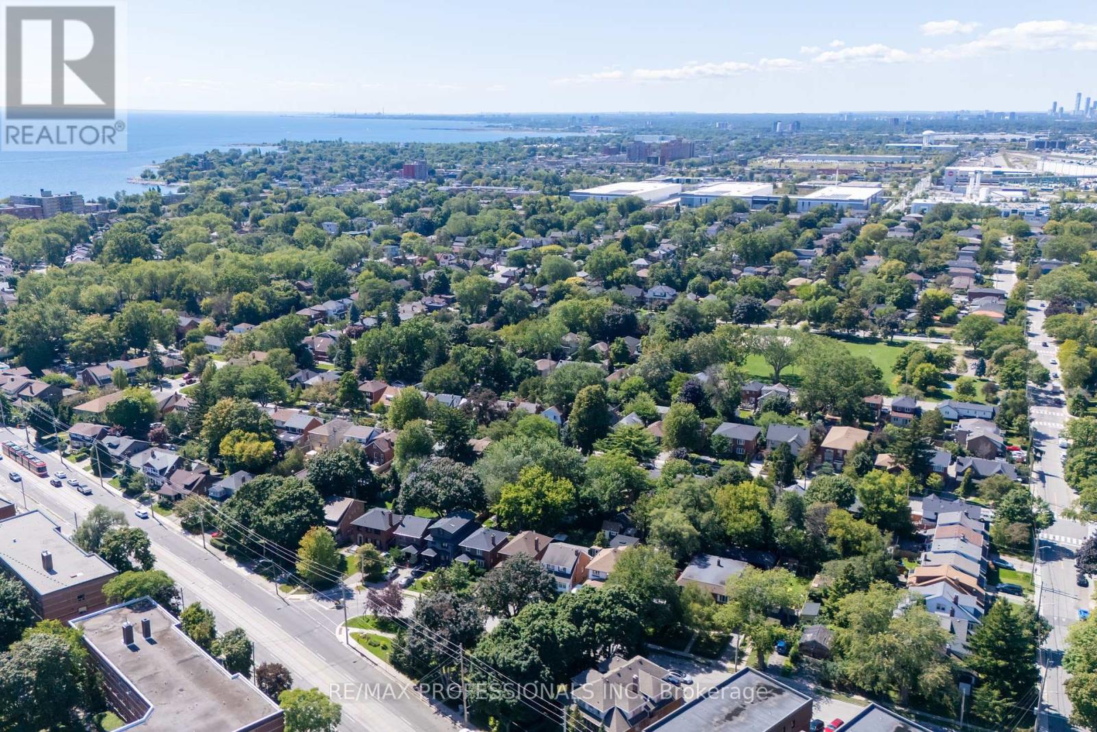 24 Queens Avenue, Toronto (Mimico), Ontario  M8V 2N1 - Photo 41 - W12385446