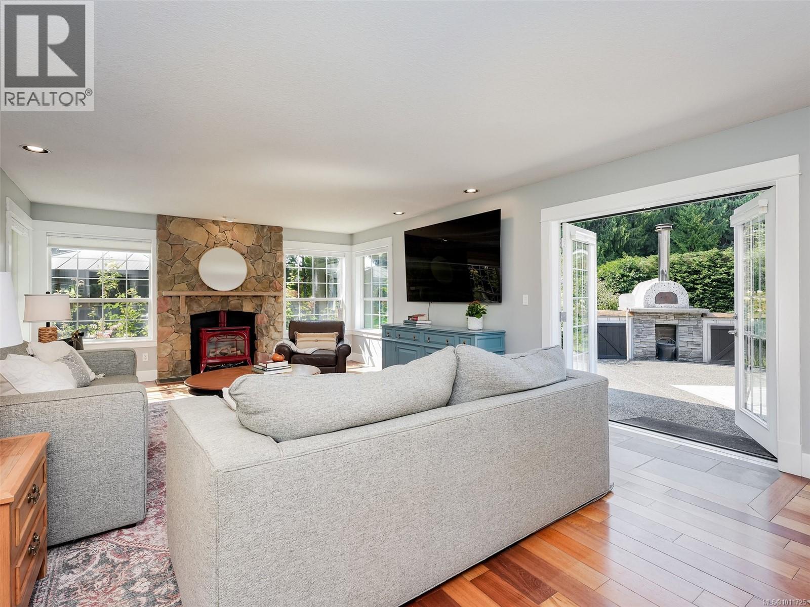 Property at 3636 Christina Dr image 3