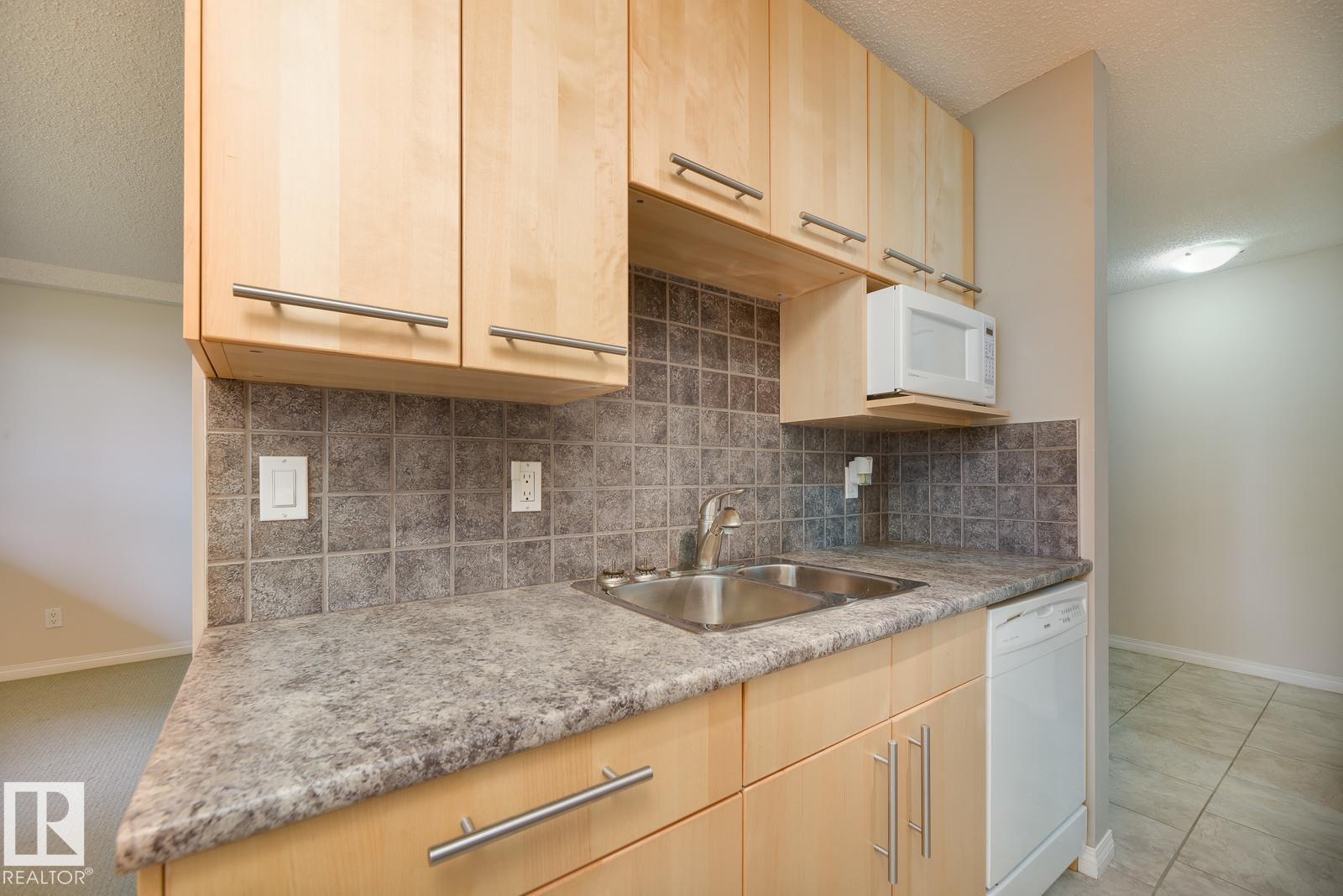 #105 10149 83 Av Nw, Edmonton, Alberta  T6E 2C5 - Photo 6 - E4456449