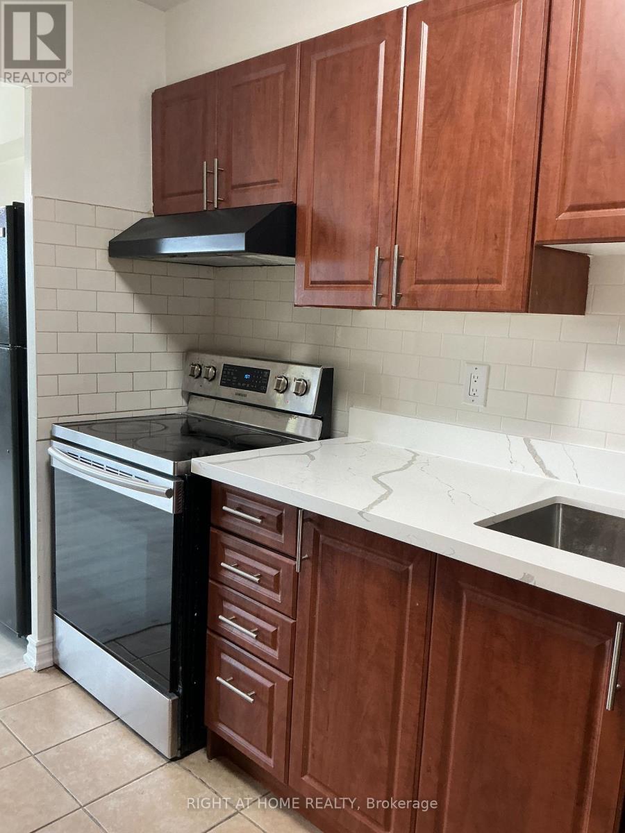 717 - 5 Massey Square, Toronto (Crescent Town), Ontario  M4C 5L6 - Photo 10 - E12385466