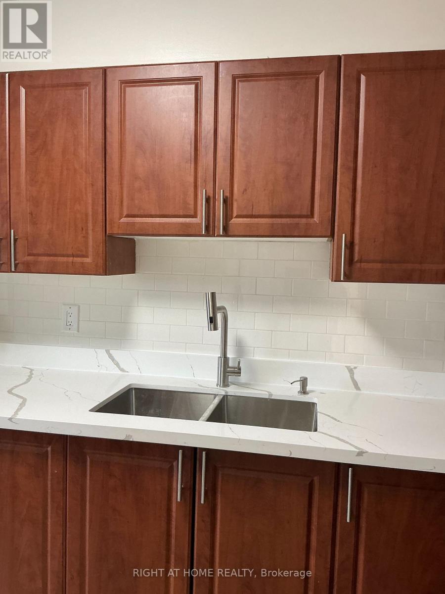 717 - 5 Massey Square, Toronto (Crescent Town), Ontario  M4C 5L6 - Photo 11 - E12385466