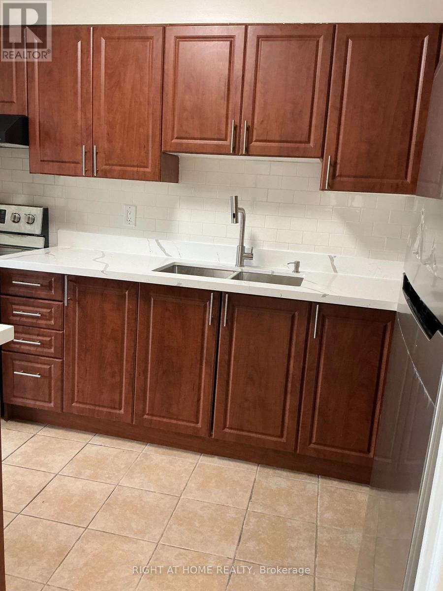 717 - 5 Massey Square, Toronto (Crescent Town), Ontario  M4C 5L6 - Photo 12 - E12385466