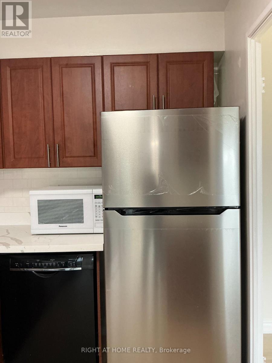 717 - 5 Massey Square, Toronto (Crescent Town), Ontario  M4C 5L6 - Photo 13 - E12385466