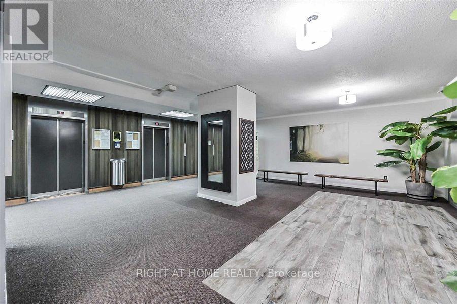 717 - 5 Massey Square, Toronto (Crescent Town), Ontario  M4C 5L6 - Photo 4 - E12385466