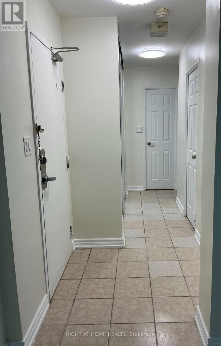717 - 5 Massey Square, Toronto (Crescent Town), Ontario  M4C 5L6 - Photo 8 - E12385466
