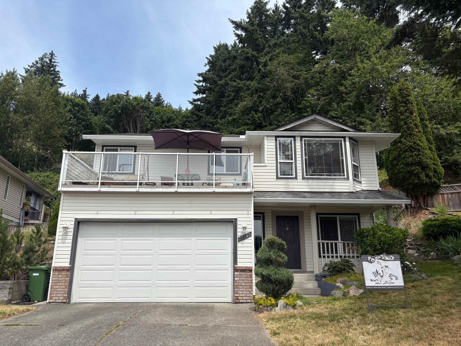 35543 Dina Place, Abbotsford, British Columbia  V3G 1L7 - Photo 3 - R3044074