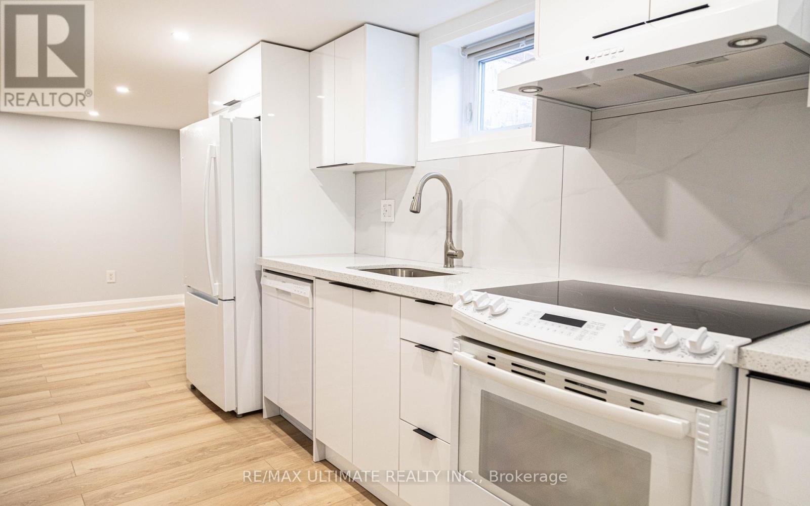 Lower - 103 Tavistock Road, Toronto, Ontario  M3M 2P1 - Photo 3 - W12382782