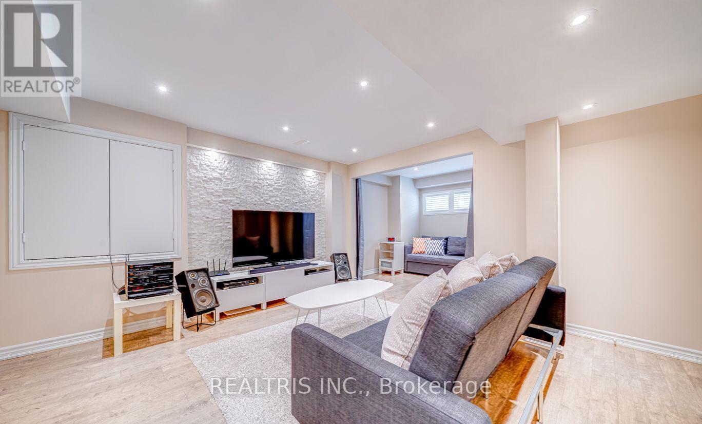 59 Honey Glen Avenue, Markham, Ontario  L6B 0T9 - Photo 11 - N12385467