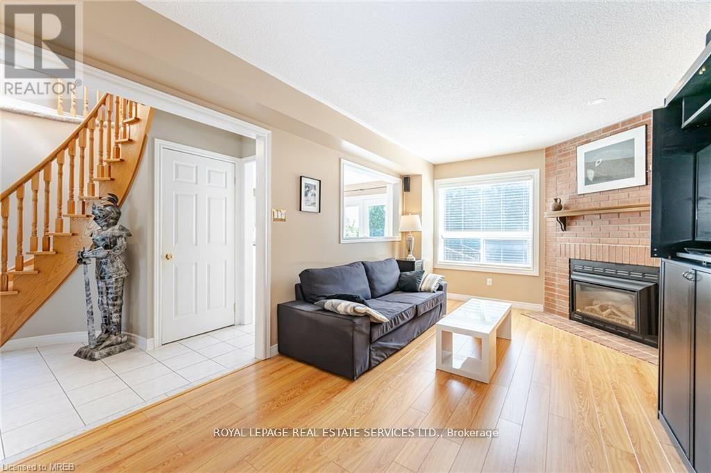 125 Ferndale Drive S, Barrie (Ardagh), Ontario  L4N 6Y6 - Photo 10 - S12385501