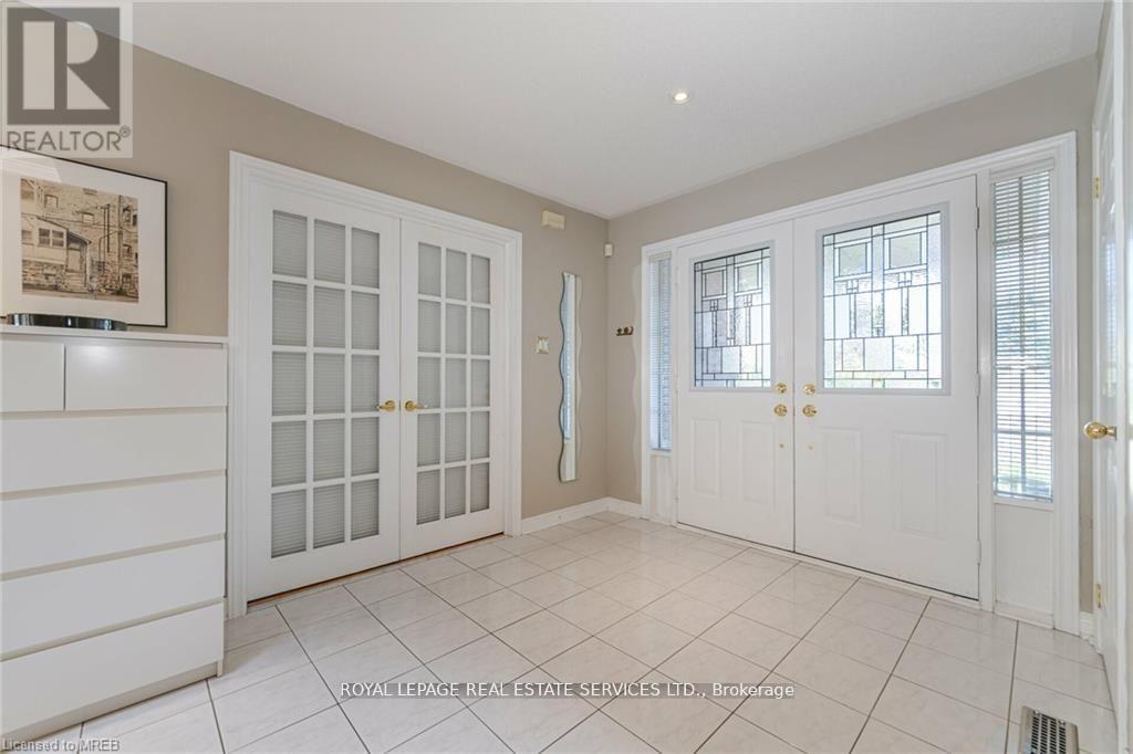 125 Ferndale Drive S, Barrie (Ardagh), Ontario  L4N 6Y6 - Photo 6 - S12385501