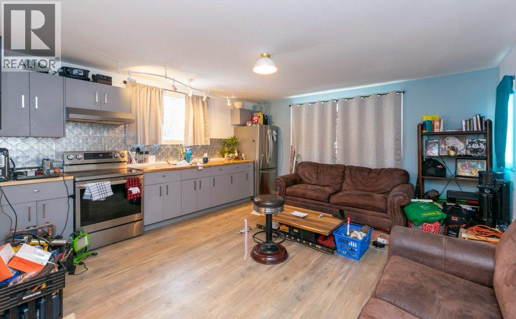 713 Russell Avenue, Enderby, British Columbia  V0E 1V1 - Photo 2 - 10361865