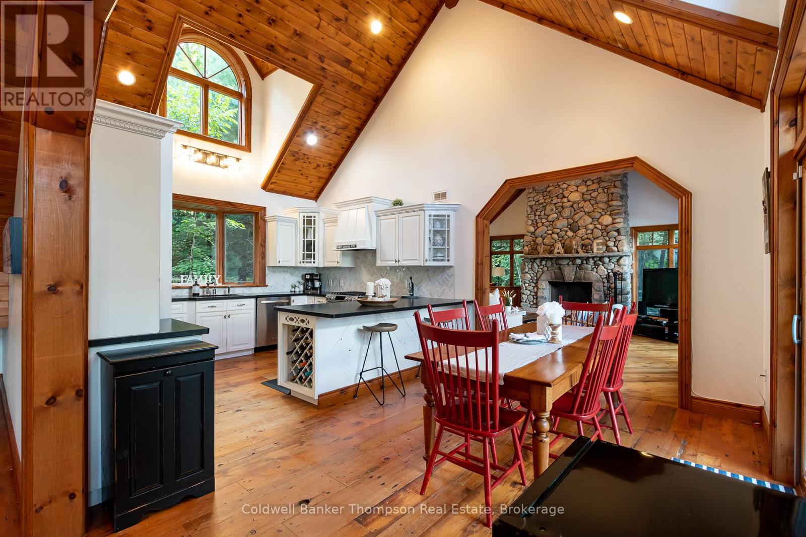 386 Swallowdale Road, Huntsville, Ontario  P1H 0A5 - Photo 11 - X12385572