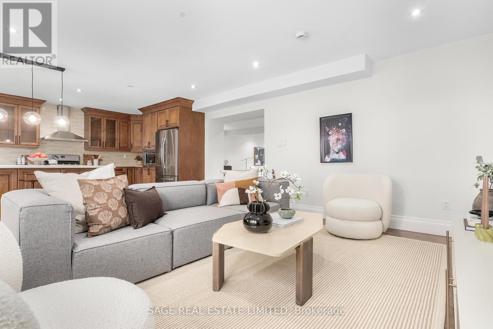41 Ann Arbour Road, Toronto (Humberlea-Pelmo Park), Ontario  M9M 2J5 - Photo 13 - W12385465