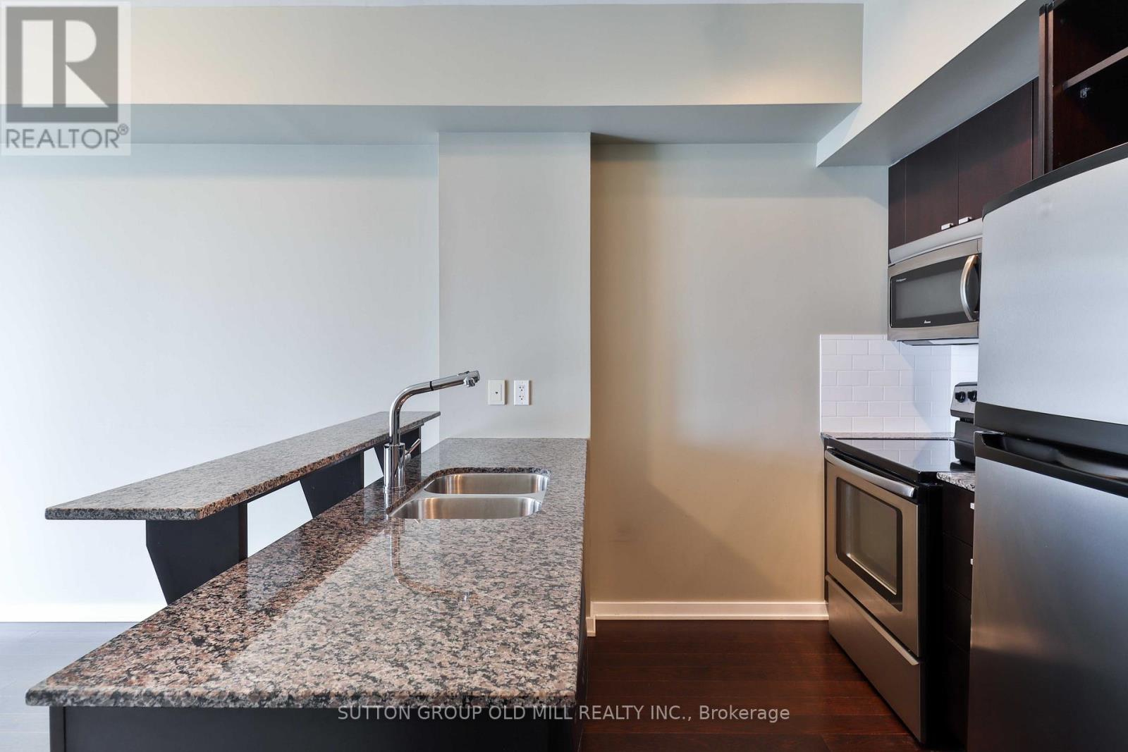 709 - 103 The Queensway, Toronto, Ontario  M6S 5B4 - Photo 3 - W12385505