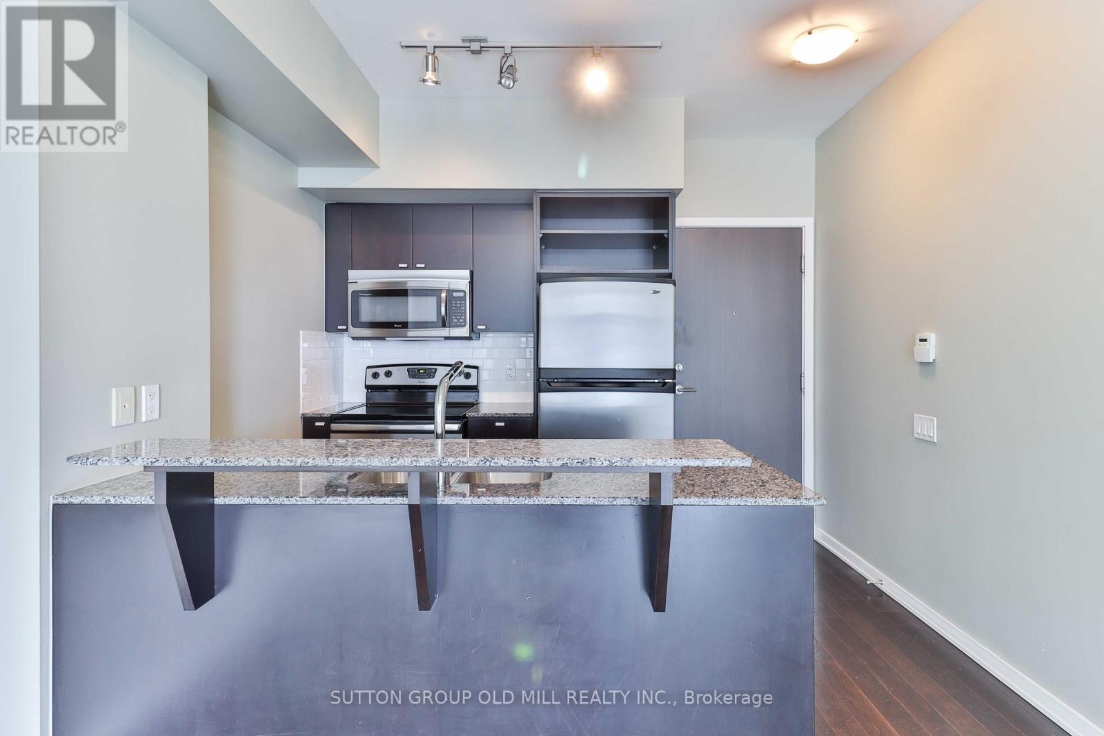 709 - 103 The Queensway, Toronto, Ontario  M6S 5B4 - Photo 5 - W12385505