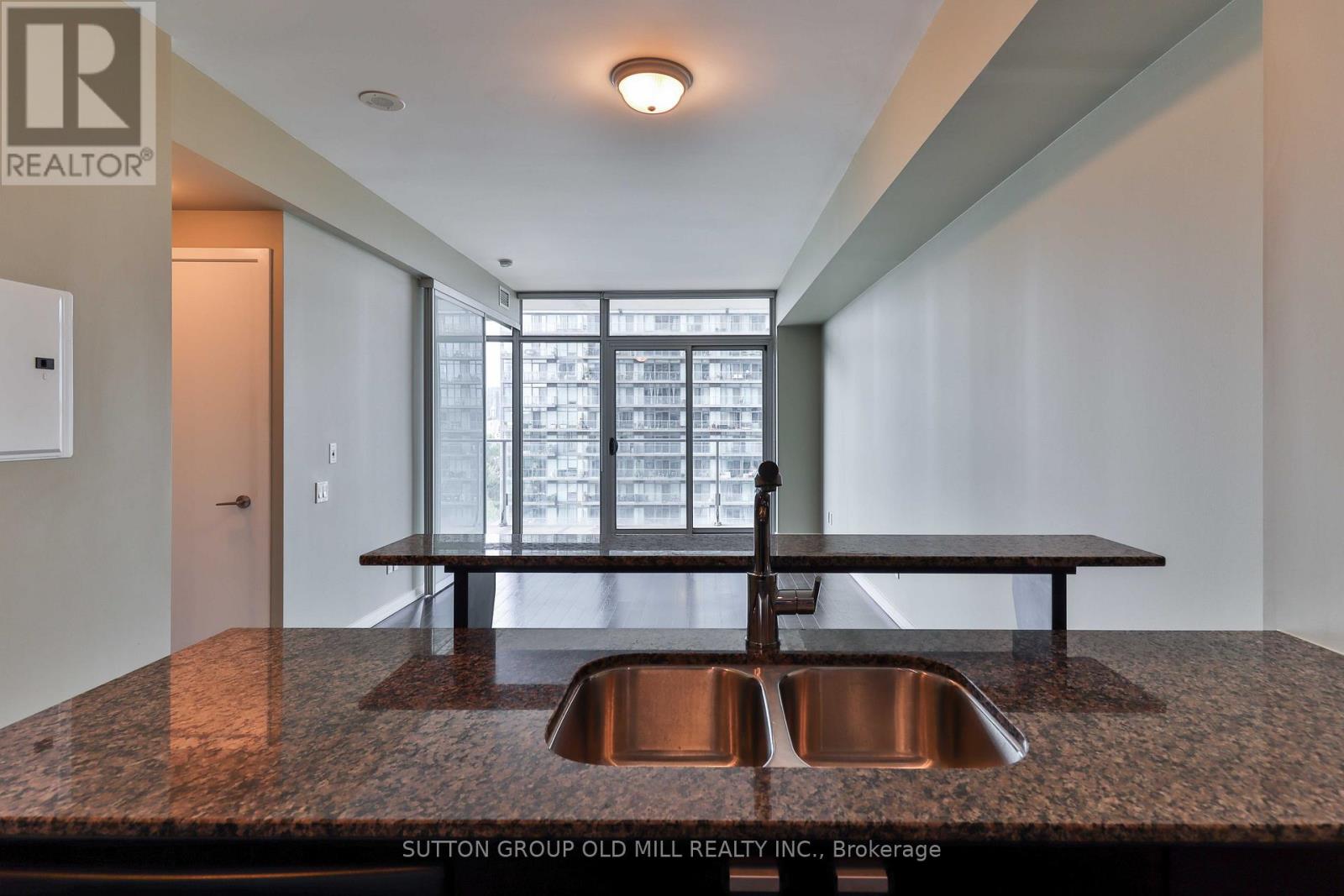 709 - 103 The Queensway, Toronto, Ontario  M6S 5B4 - Photo 6 - W12385505