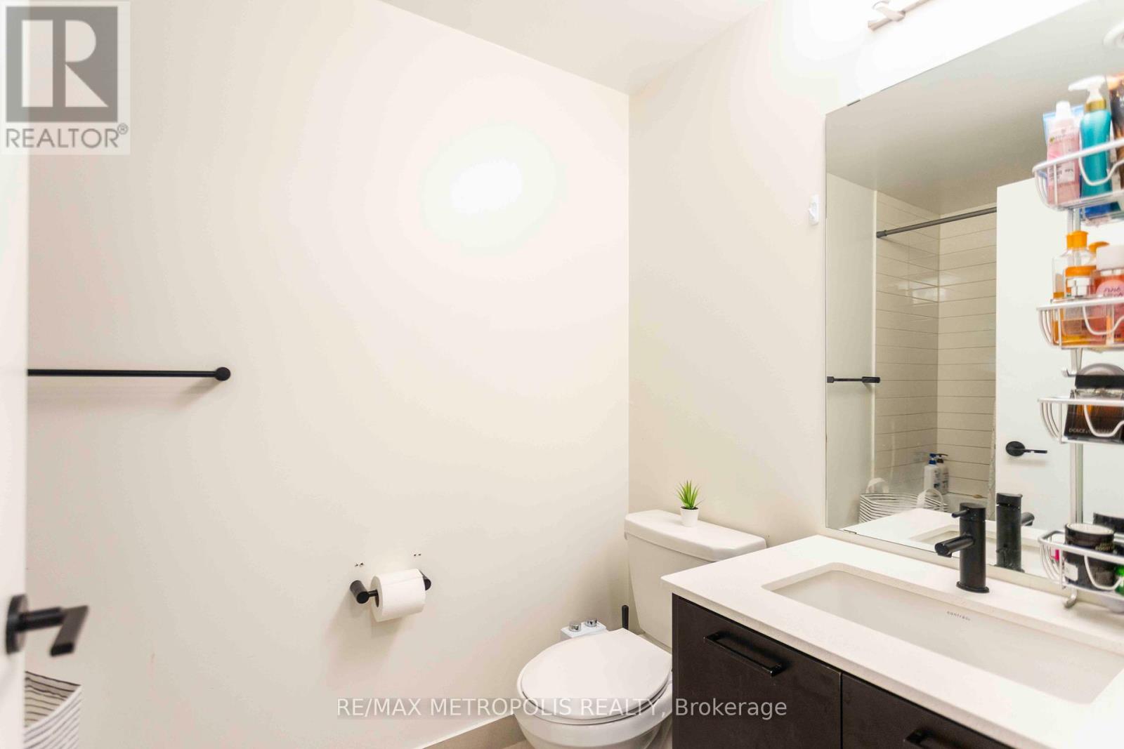 308 - 2300 St Clair Avenue W, Toronto (Junction Area), Ontario  M6N 0B3 - Photo 9 - W12385521